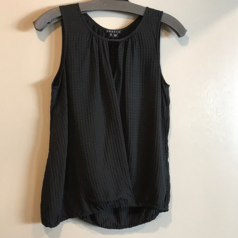 Like new Theory silk keyhole tank